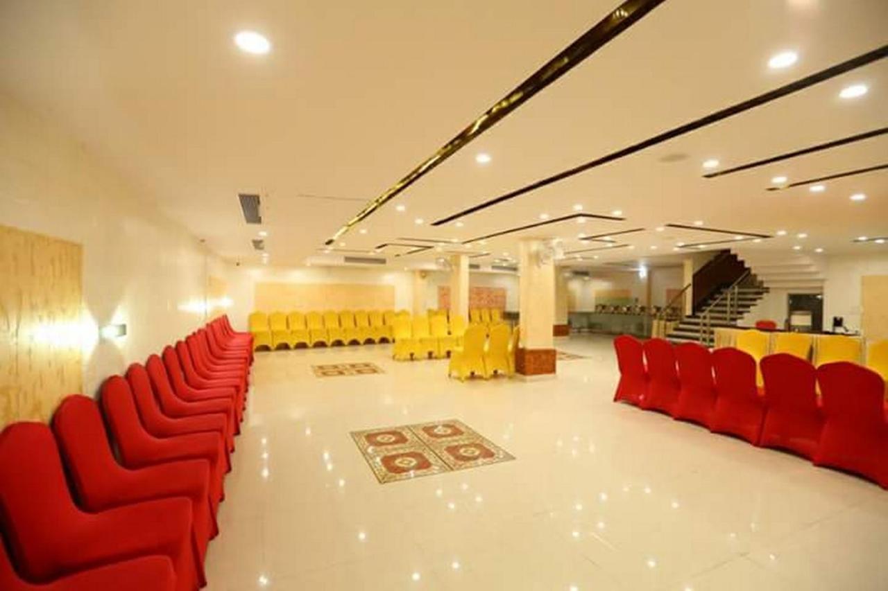 Hotel Eleven Heights ,Bhopal Eksteriør billede