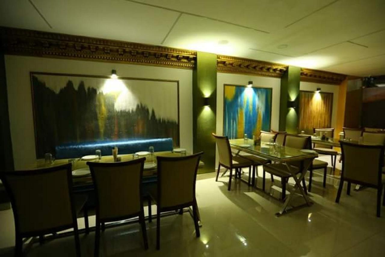 Hotel Eleven Heights ,Bhopal Eksteriør billede
