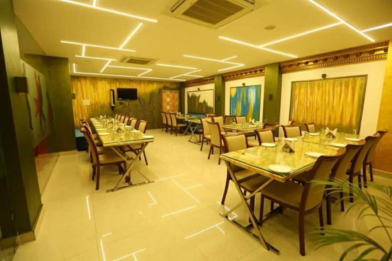 Hotel Eleven Heights ,Bhopal Eksteriør billede